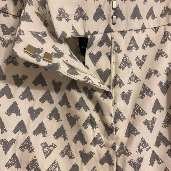 Womens Zac & Rachel Crop Pants Size 12 White with Gray Hearts NWT - Picture 3 of 9